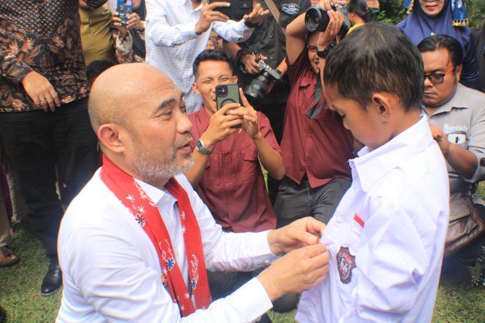 Seragam Gratis SD Dedy Putra