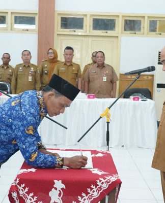 Dedy Putra Lantik 56 Kepsek SD dan SMP Negeri, Berikut Daftar Lengkapnya